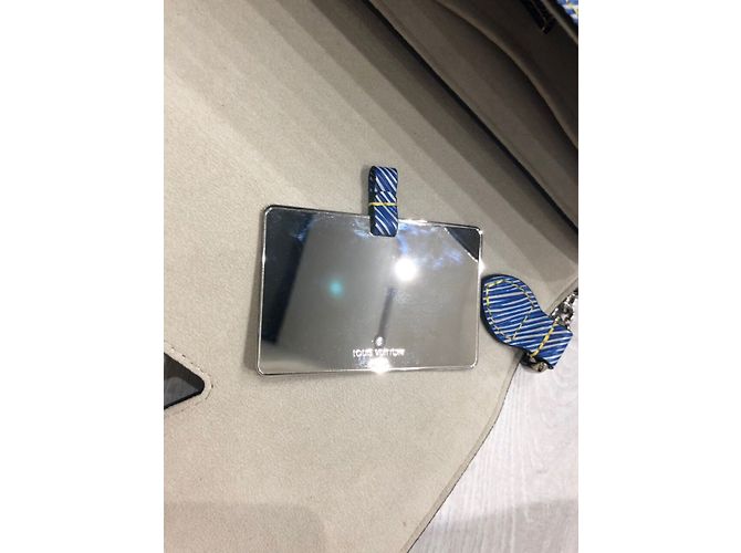Louis Vuitton Twist GM Denim Light Epi Leder Blau - Ansicht 18