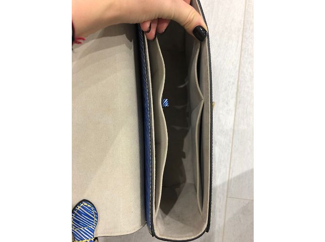 Louis Vuitton Twist GM Denim Light Epi Leder Blau - Ansicht 4