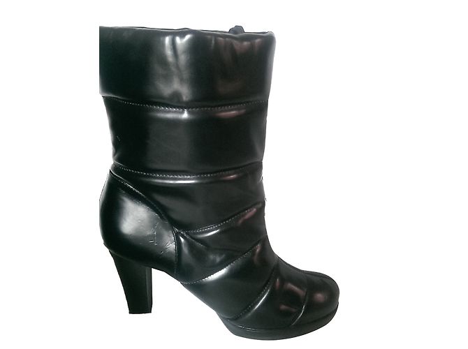 Calvin Klein Gefütterte Stiefeletten Schwarz Kunstleder - Ansicht 2