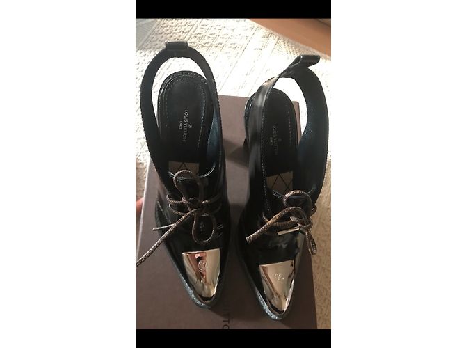 Botas Cortas Louis Vuitton Negras de Charol 39 Negro - vista 5
