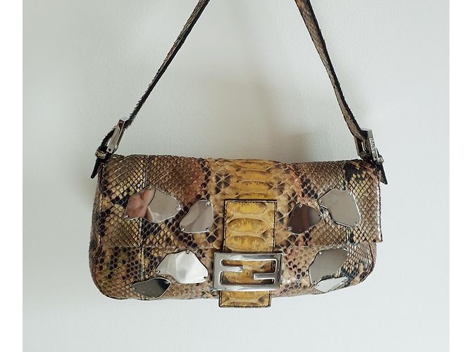 Fendi baguette in edizione limitata - vista 3