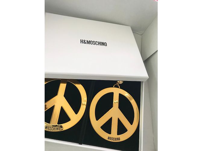 Moschino Aretes - vista 3