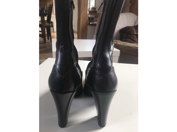 Botines Prada de cuero negro con tacón 10 cm - vista 3