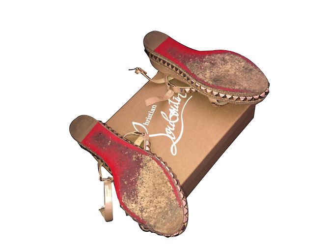 Sandali con zecca e borchie Christian Louboutin Crema Vernice - vista 2