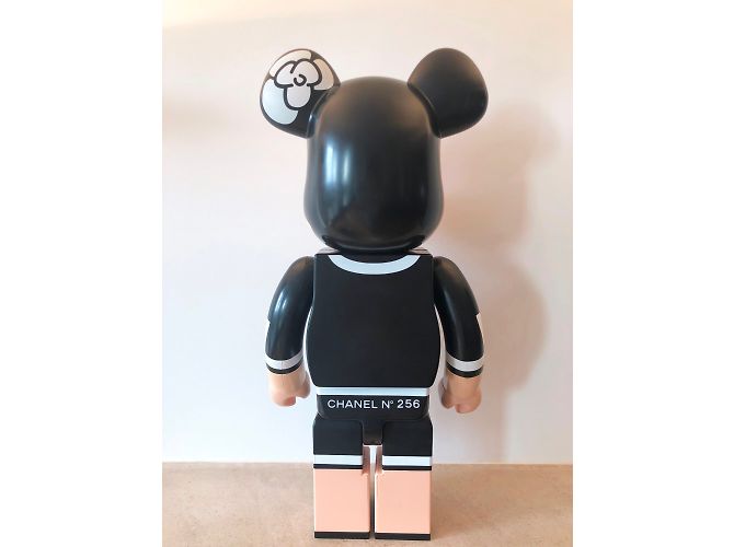 Bearbrick Medicom x Chanel 1000% Nero - vista 4
