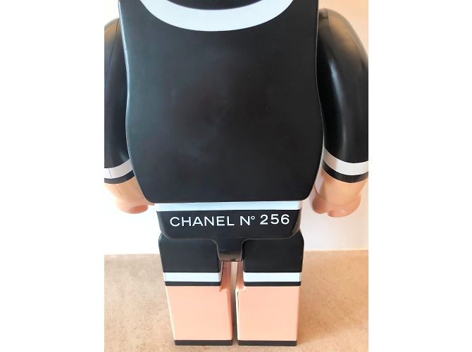 Bearbrick Medicom x Chanel 1000% Nero - vista 5