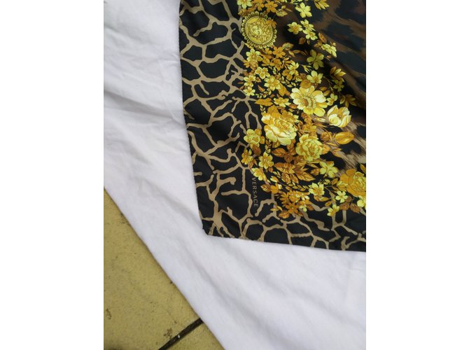 Sciarpa in seta Gianni Versace nera Nero - vista 3