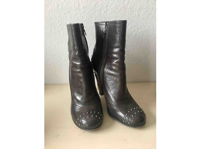 Stivaletti Prada in pelle kaki con borchie Cachi - vista 3