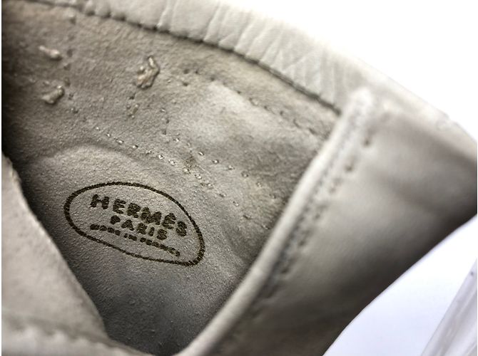 Luvas Hermès de couro cinza claro com ferragem dourada Tamanho 6 - vista 3