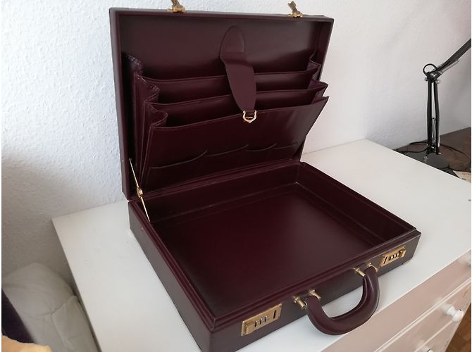 Porte-documents Cartier en cuir bordeaux - vue 6
