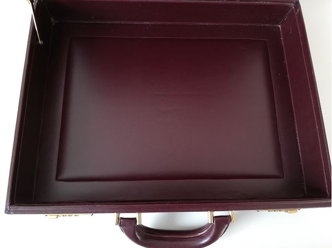 Porte-documents Cartier en cuir bordeaux - vue 7