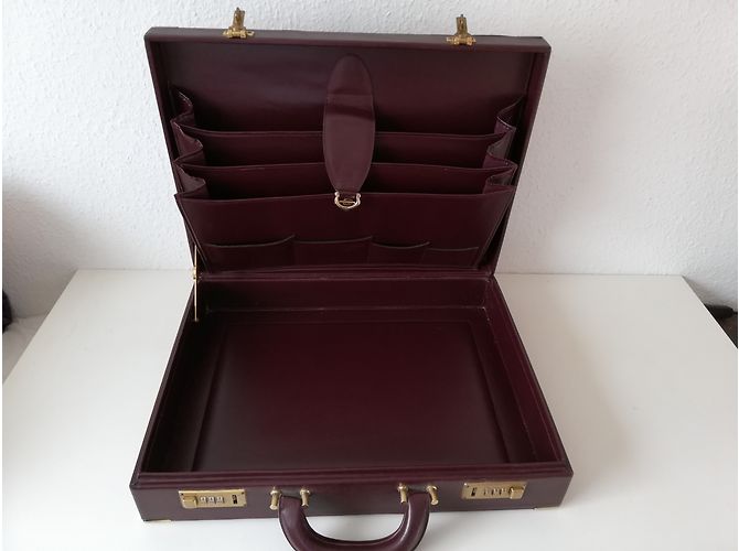 Porte-documents Cartier en cuir bordeaux - vue 8