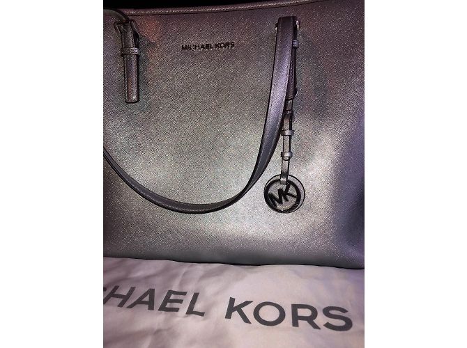 Borsa a mano Michael Kors Jet Set Travel in Pelle Argentata Argento - vista 2