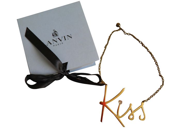 Lanvin kiss - view 2