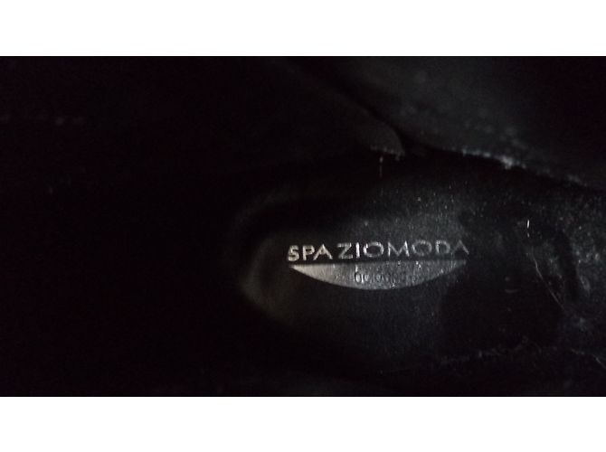 Autre Marque Botas de tornozelo em couro liso preto com fivela - vista 8