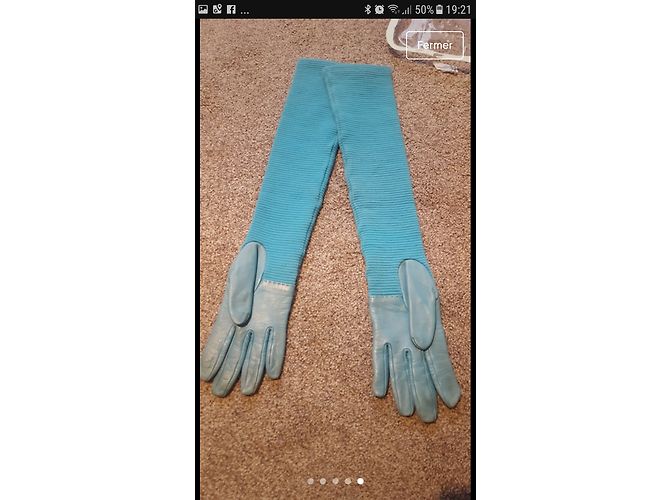 Chanel Handschuhe aus Wolle und Lammleder blau - Ansicht 3