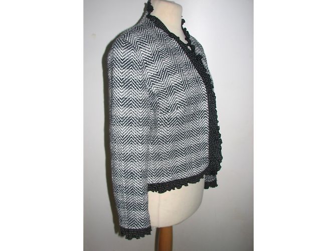 Escada-Wollmix-Blazer mit Rüschen und Seidenfutter Schwarz Weiß - Ansicht 2