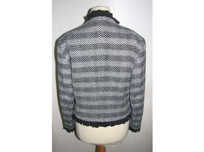 Escada-Wollmix-Blazer mit Rüschen und Seidenfutter Schwarz Weiß - Ansicht 3
