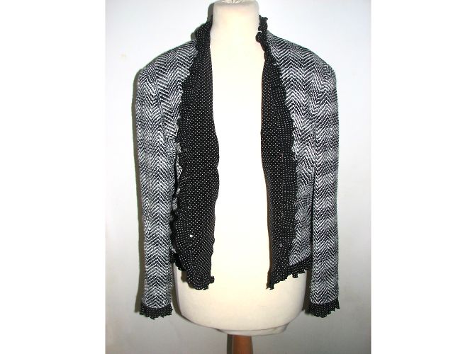 Escada-Wollmix-Blazer mit Rüschen und Seidenfutter Schwarz Weiß - Ansicht 4