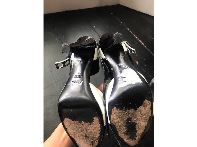 Fendi Slingback Peep Toe Pumps Schwarz Weiß Lackleder - Ansicht 5