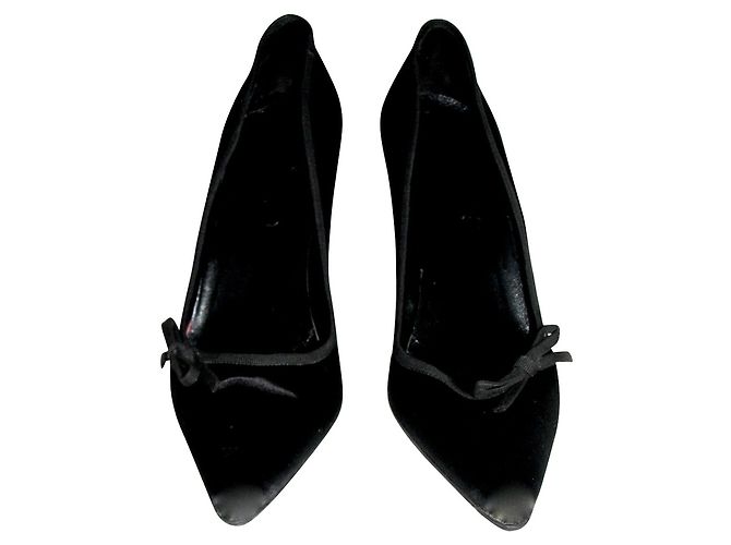 Burberry Pumps aus schwarzem Satin 10 cm Absatz - Ansicht 4