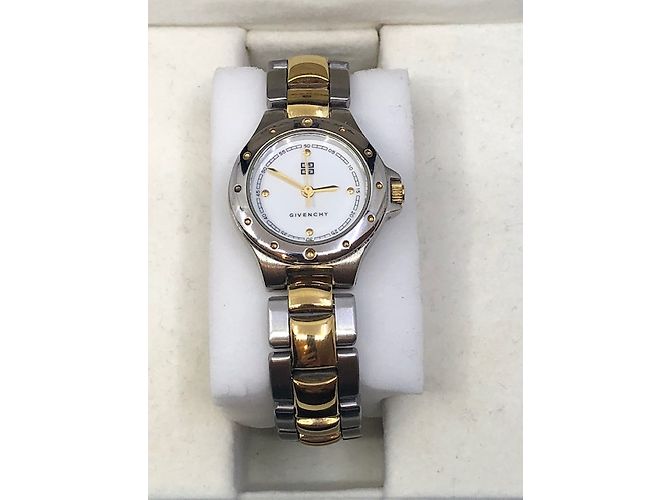 Givenchy watch - view 2
