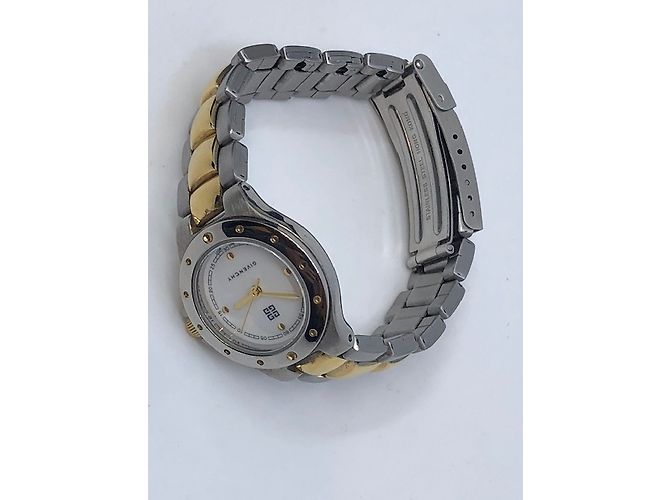 Givenchy watch - view 3