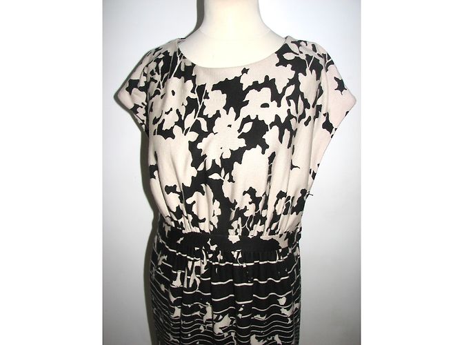 Tibi Kleid mit Blumenmuster Schwarz und Beige - Ansicht 3