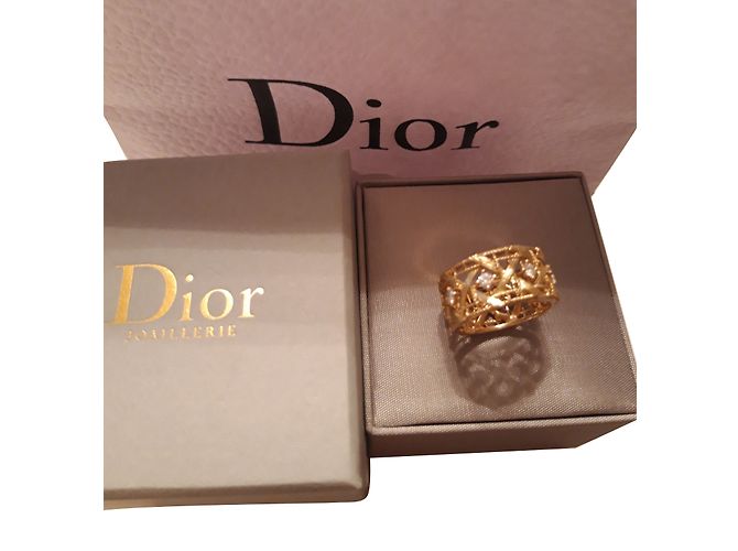 Mon dior gm - vue 2