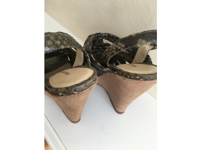 Sandali con zeppa Alexandre Birman Python Khaki Cachi Stampa python Taupe - vista 3