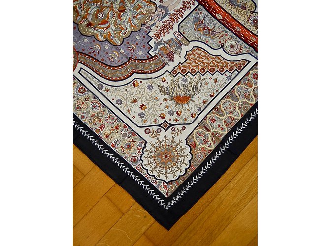 Hermès Aux PORTES du PALAIS Multicolore - vista 10
