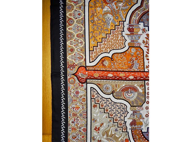 Hermès Aux PORTES du PALAIS Multicolore - vista 5