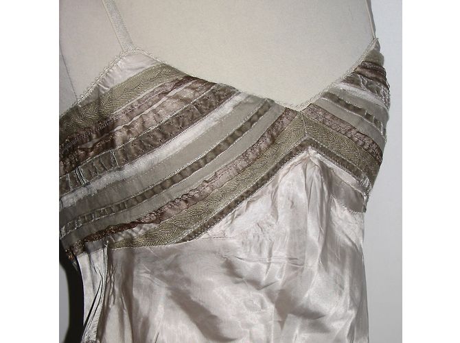 Karen Millen Satin Abendkleid Champagner Spitze und Samt - Ansicht 3