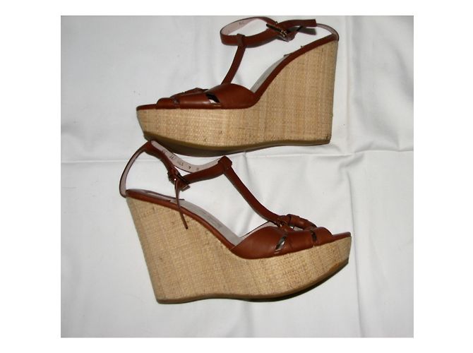 Sandales compensées Salvatore Ferragamo en cuir marron - vue 4