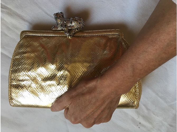 Judith Leiber Sac de soirée-Cuir dorée - vue 9