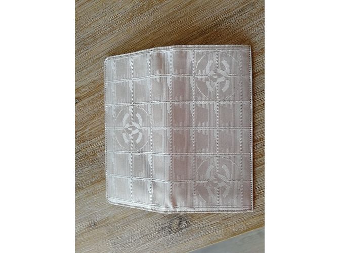 Cartera Chanel Beige Lambskin - vista 2