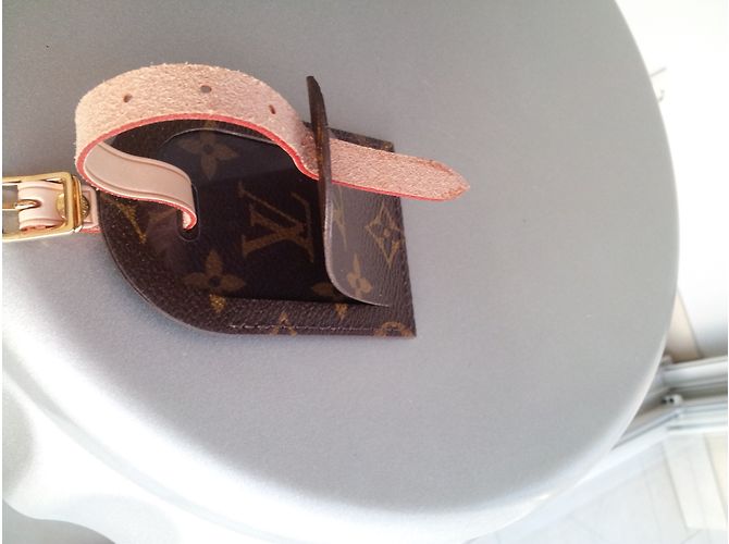 Porta endereço Louis Vuitton Monograma Dourado Multicor - vista 3