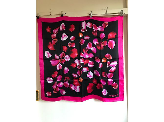 Emanuel Ungaro Seidentuch Schwarz Rosa Blumen 90x90 - Ansicht 4