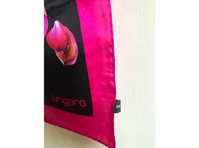 Emanuel Ungaro Seidentuch Schwarz Rosa Blumen 90x90 - Ansicht 5