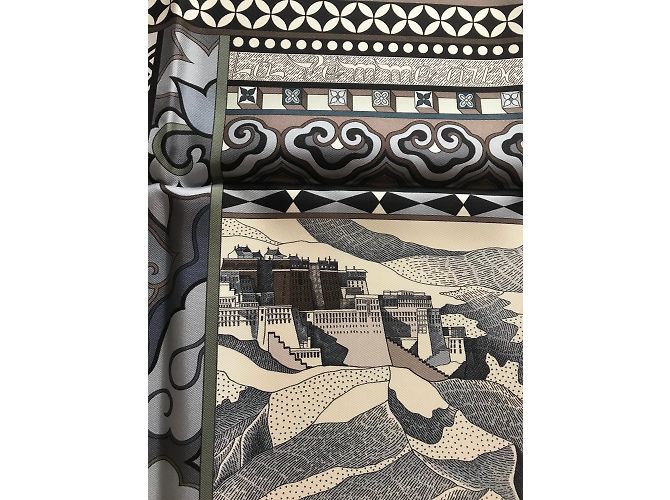 Sciarpa Hermès 90 La donna con suole di vento. Collettore. Nero Bianco - vista 2