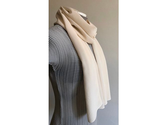 Autre Marque nuova stola in crepe di seta bianca 170 * 38 cm - vista 4