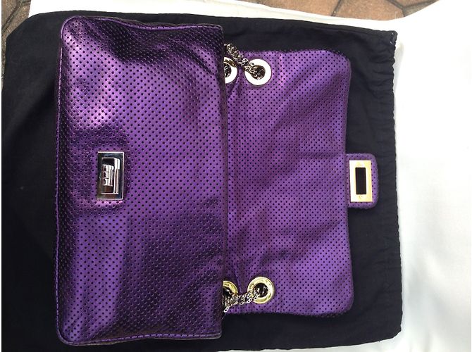 Borsa Chanel 2.55 in pelle di agnello traforata viola metallizzato Porpora - vista 3