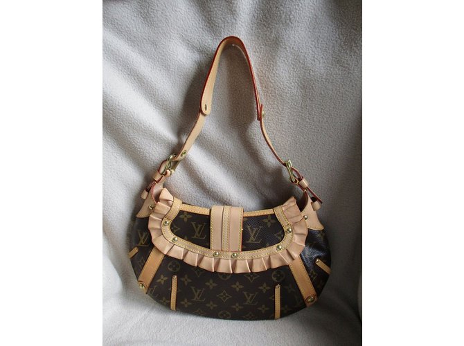 Louis Vuitton Leonore Castaño - vista 2