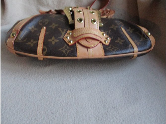 Louis Vuitton Leonore Castaño - vista 8