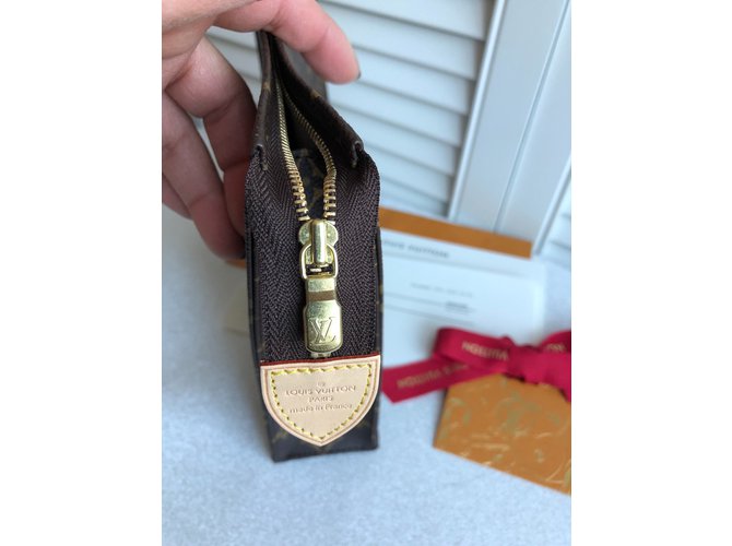 Louis Vuitton Copertina 26 Marrone - vista 5