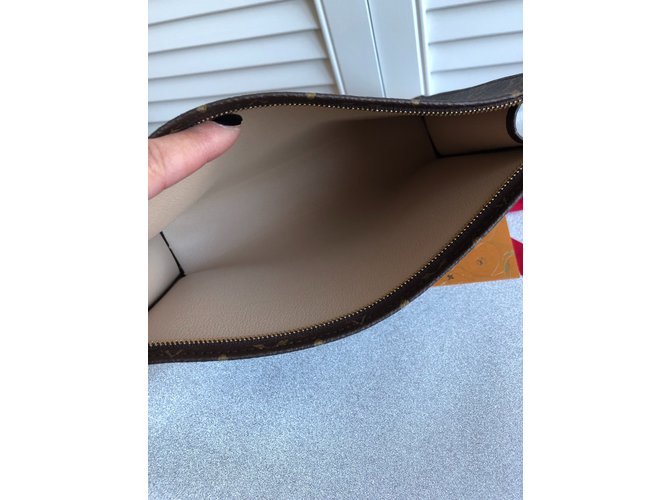 Louis Vuitton Copertina 26 Marrone - vista 6