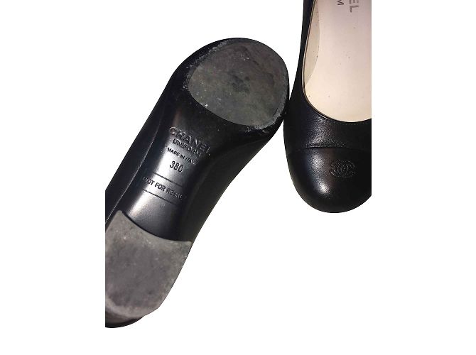 Décolleté Chanel in pelle nera taglia 38.5 Nero - vista 2