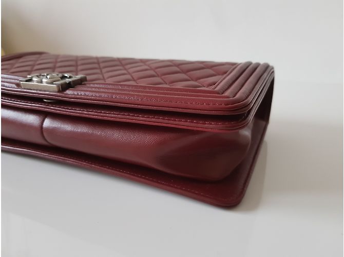 Boy Chanel clutch Burdeos - vista 7