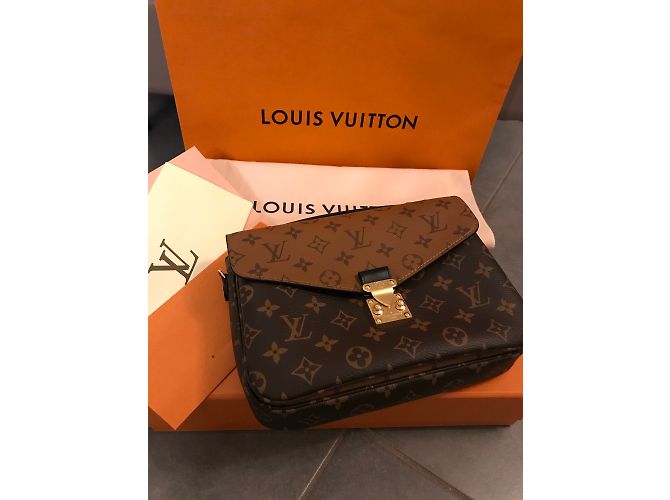 Metis Louis Vuitton Métis inversa Castaño - vista 3