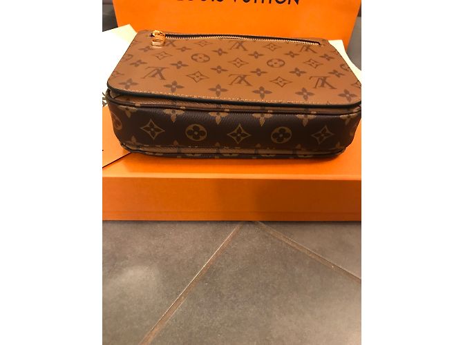 Metis Louis Vuitton Métis inversa Castaño - vista 4